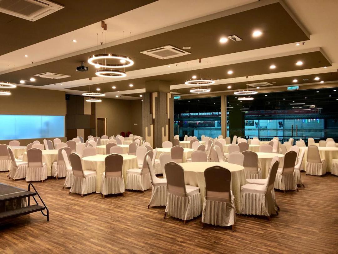 Frazel Inn Hotel Parit Buntar Exterior photo